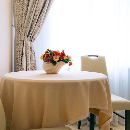 Vip Apartmen Sumy Eksteriør billede