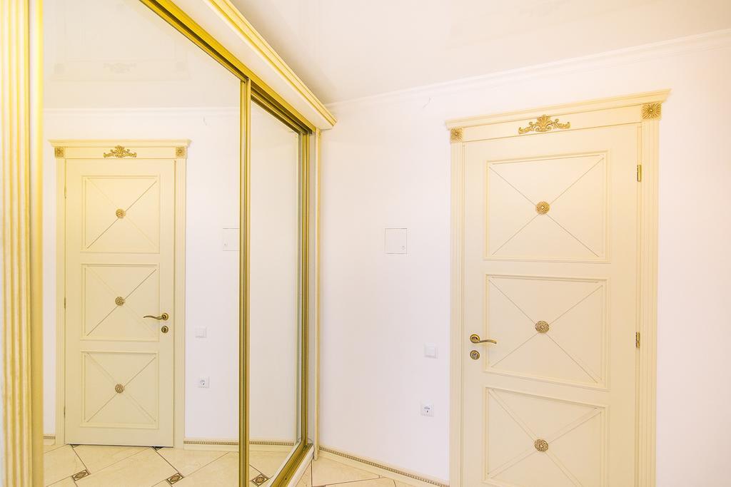 Vip Apartmen Sumy Eksteriør billede